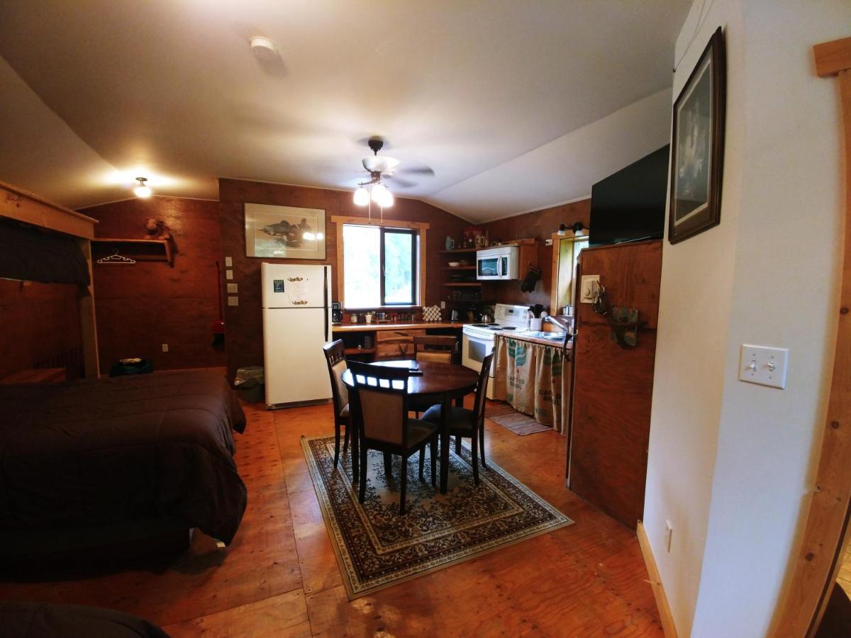 Hotel Bone Creek Wilderness Retreat à Blue River Extérieur photo